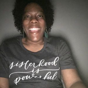 Meet your Posher, Makeba